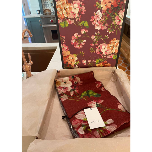 Gucci Accessories - LAST ONE New in Box NWT GUCCI GG Red Floral Wool Miniorophin Scarf Giftable